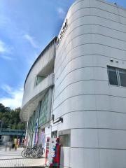 韮崎市立大村記念図書館