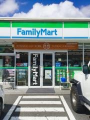 ファミリーマート　中津川インター店