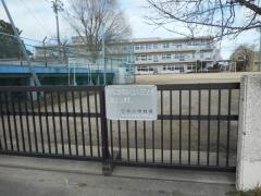 仁手小学校