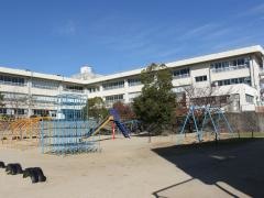 千里ケ丘小学校