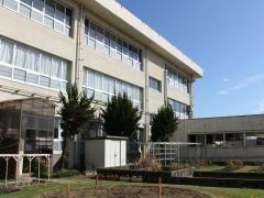 千里ケ丘小学校
