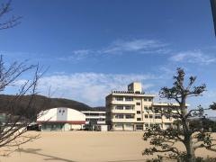 鯉山小学校