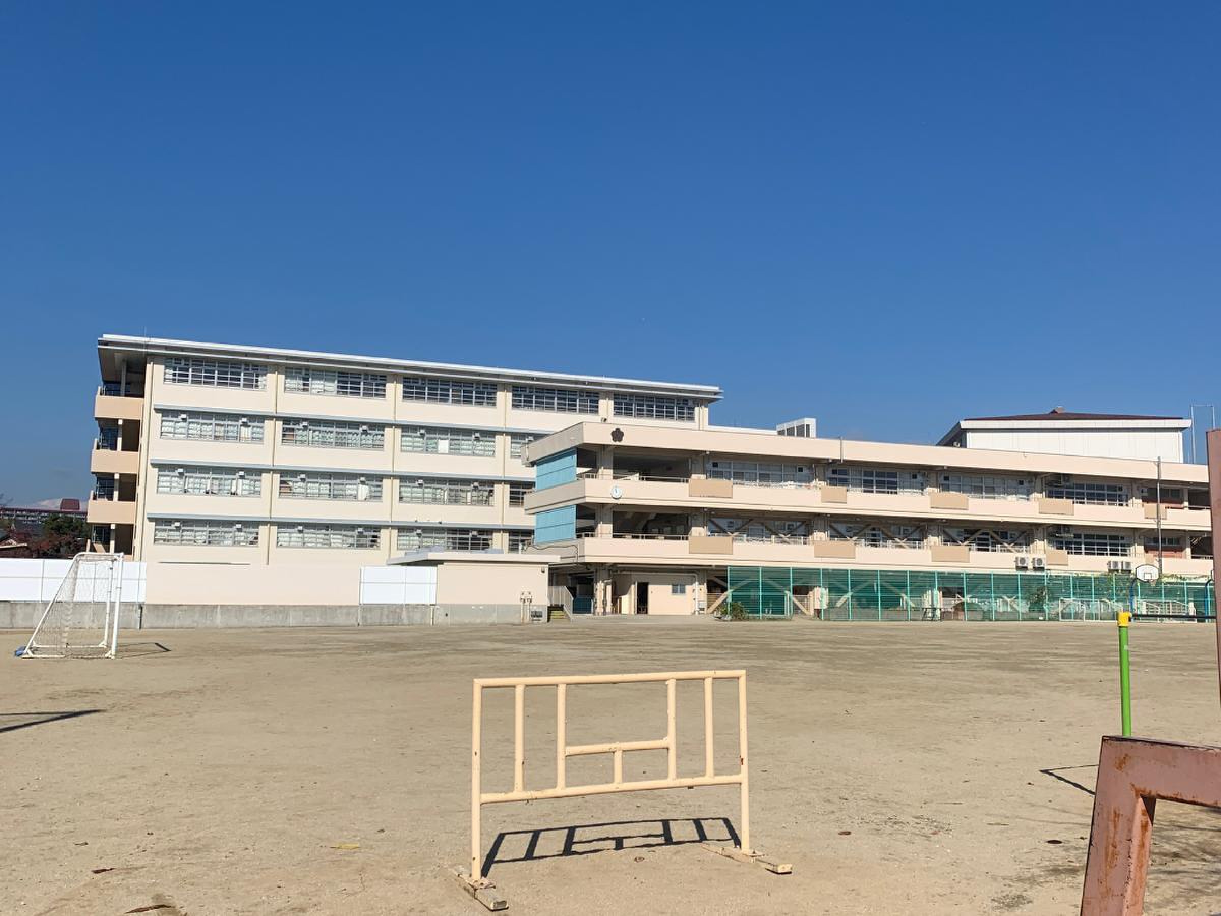 吹田 市立 山田 第 一 小学校