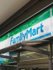 ファミリーマート　昭和大学病院前店