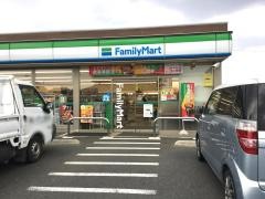 ファミリーマート　上尾戸崎店