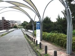 「横浜国立大学正門前」バス停留所