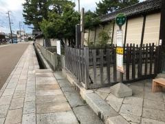 「本山前」バス停留所