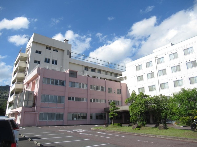 社会医療法人里仁会　介護老人保健施設　里仁苑 施設外観