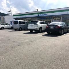 ファミリーマート　ＪＲ亀川駅前店