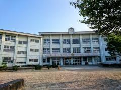 春日北小学校