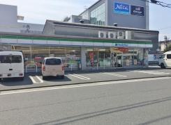 ファミリーマート　港築盛店