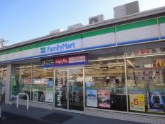 ファミリーマート　港築盛店