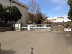 新宿小学校