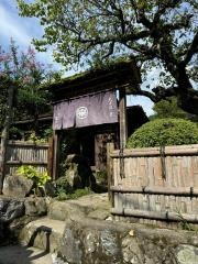 釜めしなかい