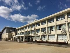 川辺町立川辺中学校