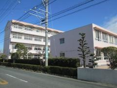 入野小学校