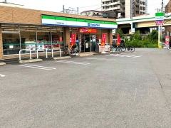 ファミリーマート　足立東綾瀬公園店