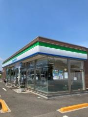 ファミリーマート　邑楽うずら店