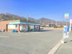 ファミリーマート　豊川上長山町店