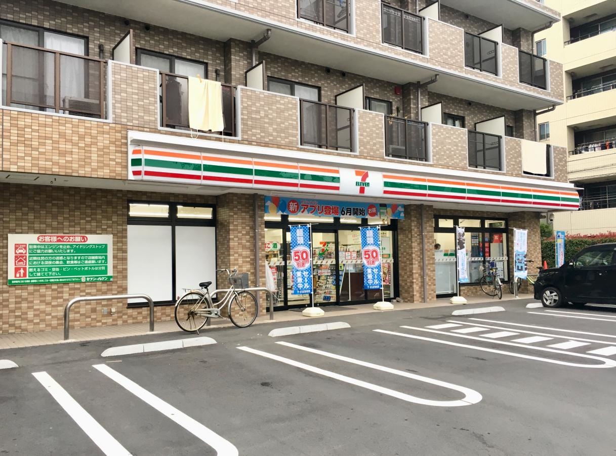 セブンイレブン練馬春日町5丁目店の店舗外観全景