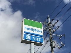 ファミリーマート　勝連南風原店