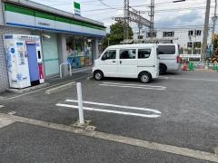 ファミリーマート　大阪金剛駅前店