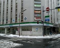 ファミリーマート　岡山中山下北店