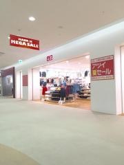 ユニクロ　マークイズ静岡店