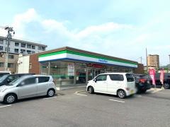ファミリーマート　海田南本町店