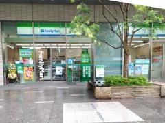 ファミリーマート　桜通本町店