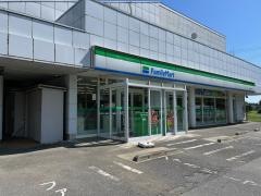 ファミリーマート　本吉はしもと店