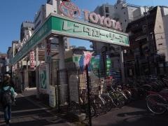 トヨタレンタリース東京本郷三丁目駅前店