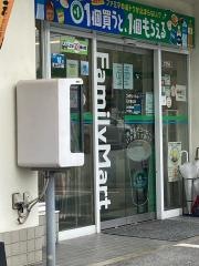 ファミリーマート　石川東山店