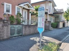 「榎が丘小学校前」バス停留所