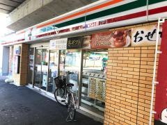 セブンイレブン　横浜センター北駅店