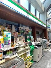 ファミリーマート　松山空港店