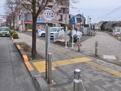 「拝島駅東」バス停留所