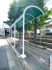 「尾崎駅前」バス停留所