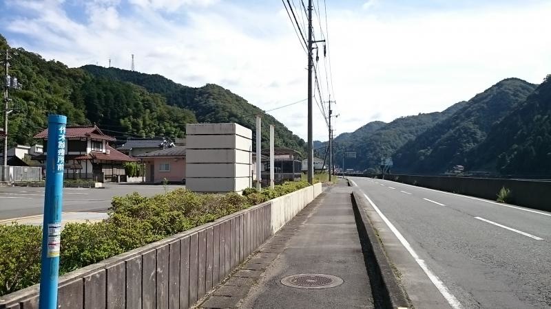 バス停留所（上り方面）