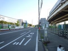 「三菱本牧工場前」バス停留所