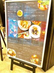 ブラッスリー＆ワインカフェバズ