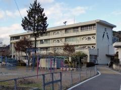 金山小学校