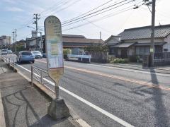 「西前川」バス停留所