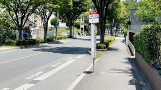 「大里南小学校」バス停留所