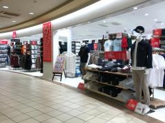 ユニクロ　西武東戸塚オーロラモール店