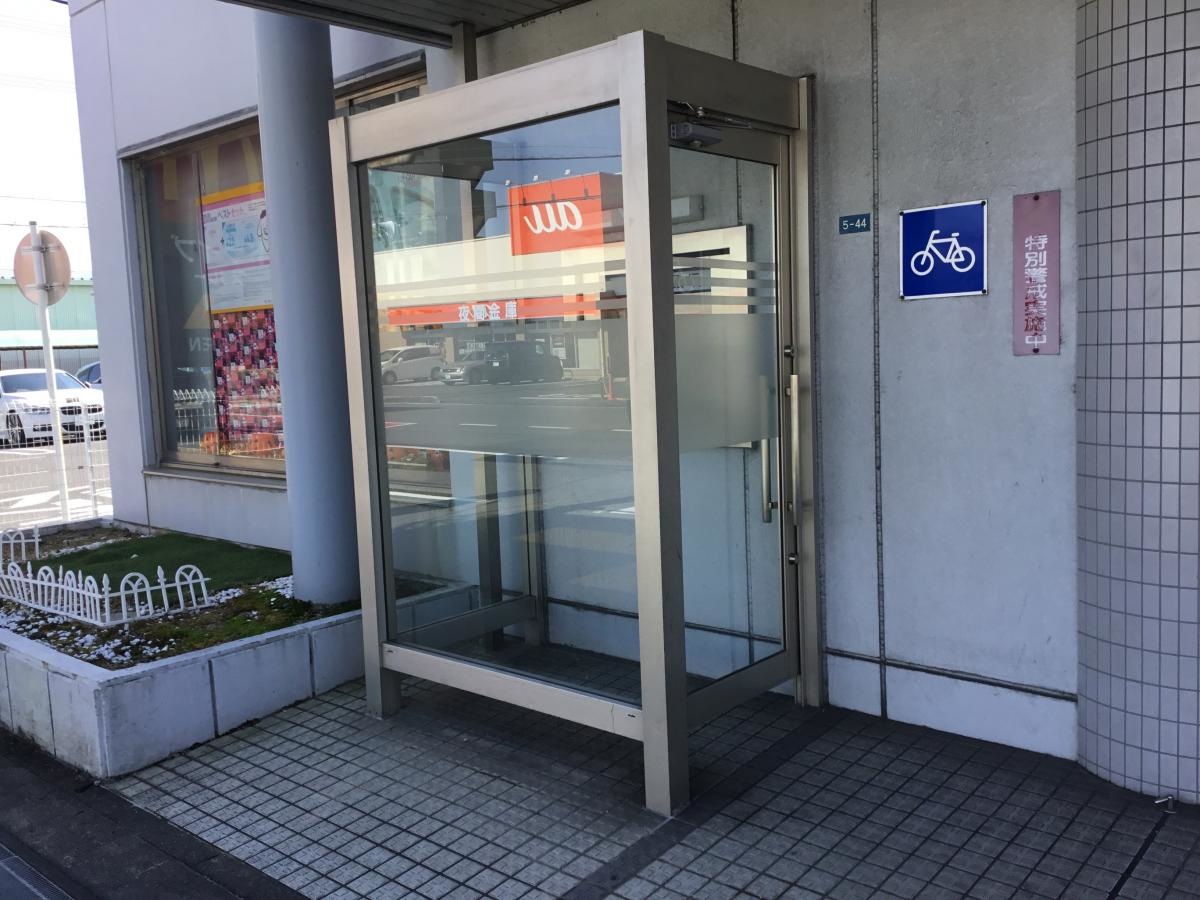 三重銀行久保田支店夜間金庫入り口