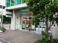 ファミリーマート　新町店