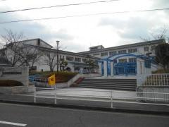 真美ケ丘西小学校