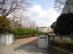 辰巳台東小学校