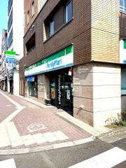 ファミリーマート　本駒込六丁目店
